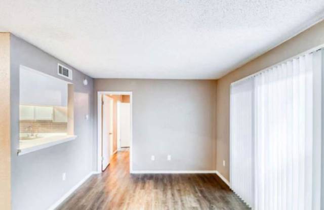 1762 E Oltorf St Gallery 4