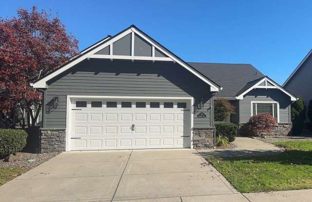 2 Bedroom 2 Bathroom Home on Golf Course Gallery 1