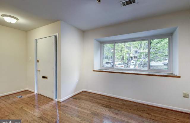 1647 BENTANA WAY Gallery 4