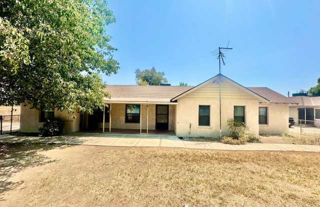Fully Renovated West Fresno 4/2 photos photos