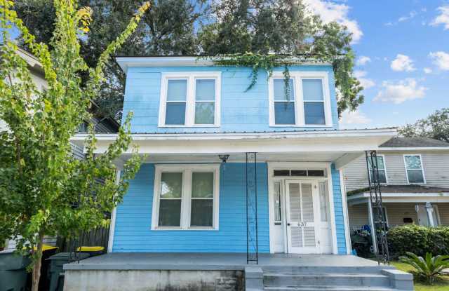 Spacious 4BR Home Near Forsyth Park | 6-Month Lease Available Gallery 3
