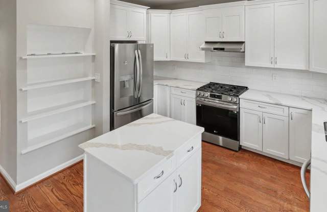 6239 FROSTY WINTER Court Gallery 3