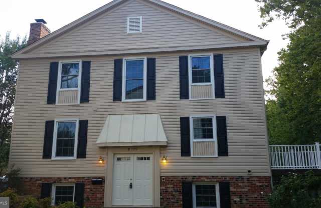 8020 SLEEPY VIEW LANE - 8020 Sleepy View Lane, Newington, VA 22153