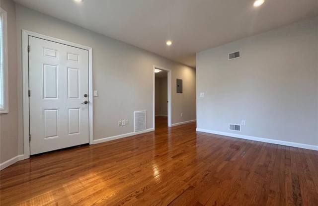 199 Maple Avenue photos photos