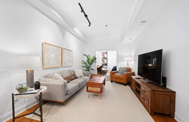 1319 WASHINGTON ST photos photos