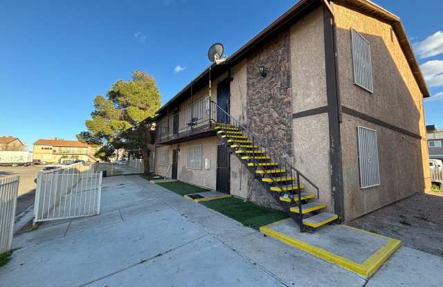 4765 Thunderbolt Ave Unit 2 photos photos