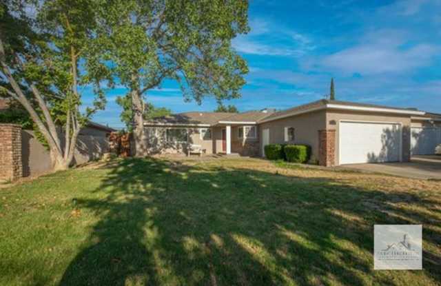 Lovely 3 bedroom 2 bath home! photos photos