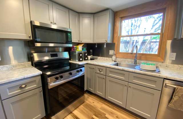 SUMMIT CHASE #15 | 2 BED 1.5 BATH FIVE POINTS TOWNHOME photos photos