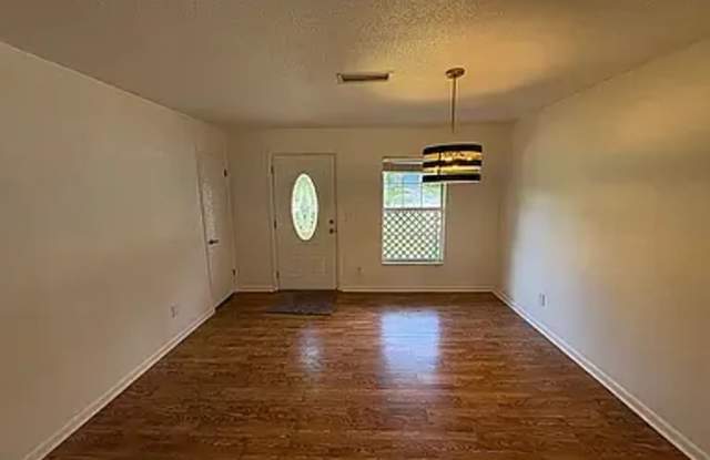 3839 NE 5th St photos photos