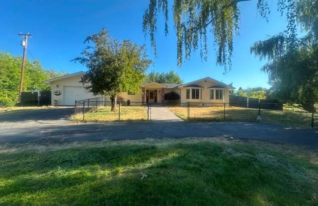 4 Bedroom home with acreage photos photos