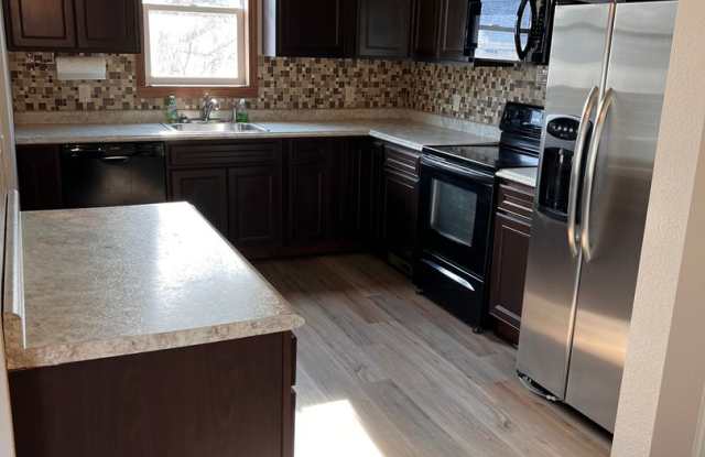2 Bed 1.5 Bath Home In Mitchell, SD photos photos