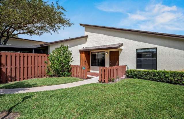 8026 SE Villa Circle - 8026 Southeast Villa Circle, Hobe Sound, FL 33455