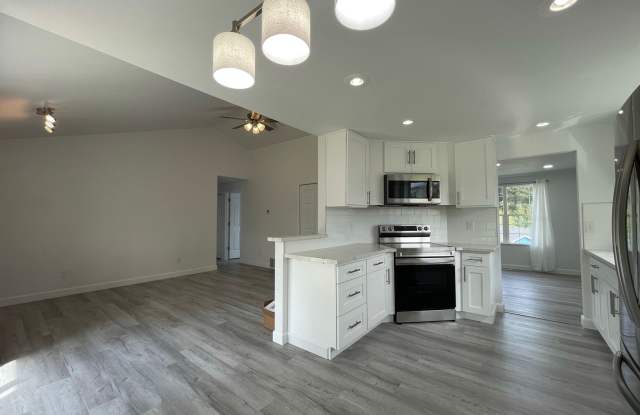 Renovated Home in Peaceful Edgewood Suburb! Gallery 4