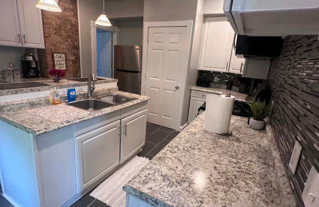 3853 Vine Street - 2 Gallery 2
