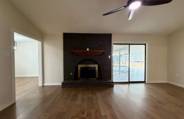 3BR / 2BA House + Bonus Room in Waco, Texas Gallery 4