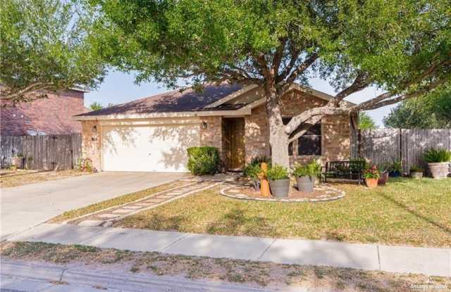 5306 N 47th Lane N Gallery 1