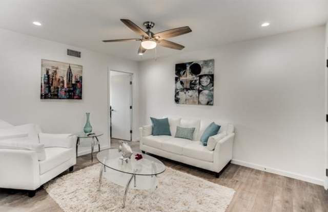 4919 San Jacinto Street Gallery 2