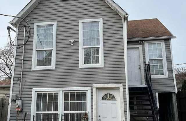 1740 N. Sawyer Coach House photos photos