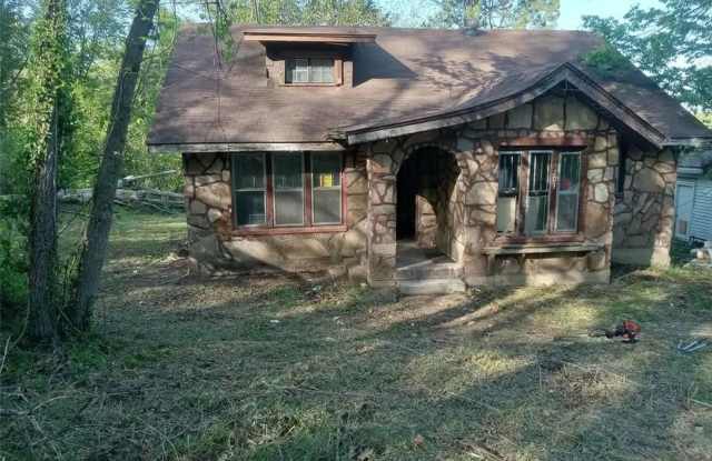 Fixer Upper with Character! $690 month photos photos