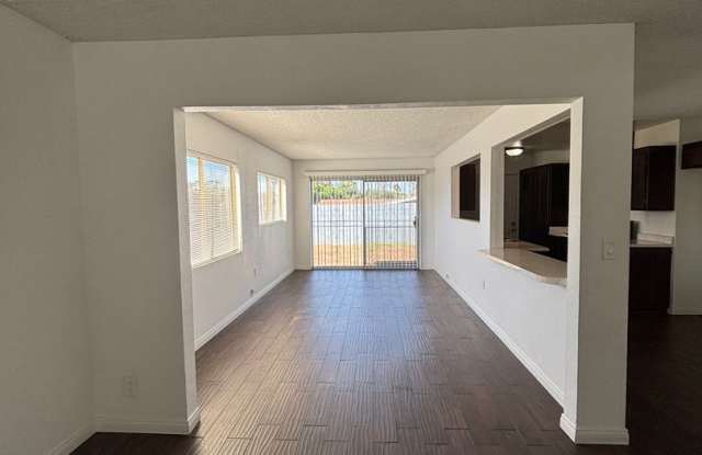 3 Bed 2 Bath in South Bay. Gallery 4