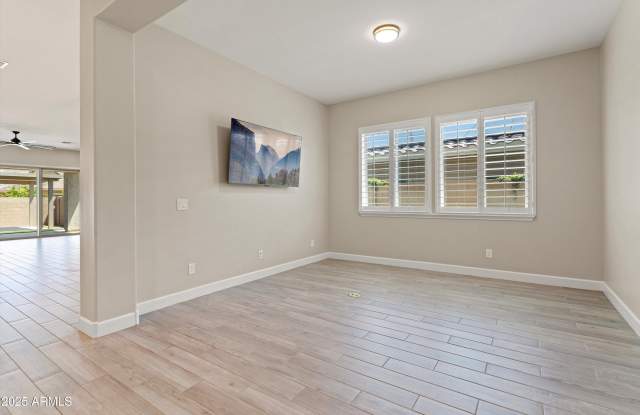 21248 W HILLCREST Boulevard Gallery 2