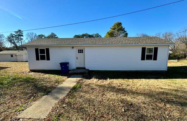Beautifully Renovated Tiny Home! - 316 Church Street, Martin, TN 38237