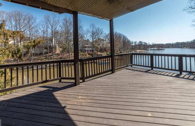 15525 YORKTOWN DRIVE Gallery 2