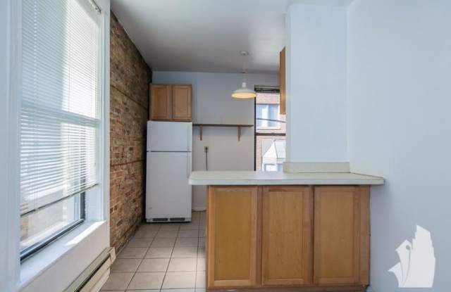 1218 N Dearborn photos photos