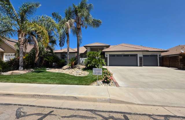 4 bedroom 2 bathroom with a pool and solar! photos photos