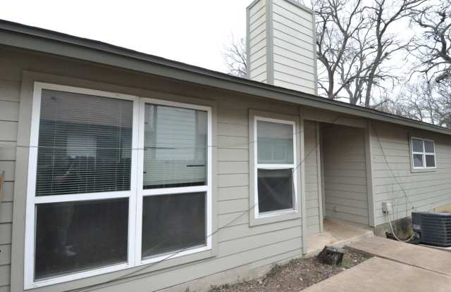 Completely renovated with BRAND NEW kitchen and bathrooms photos photos