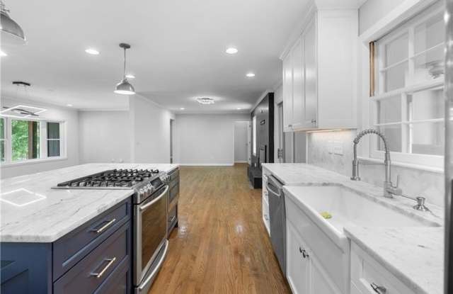 2661 Fleur De Lis Place Gallery 4