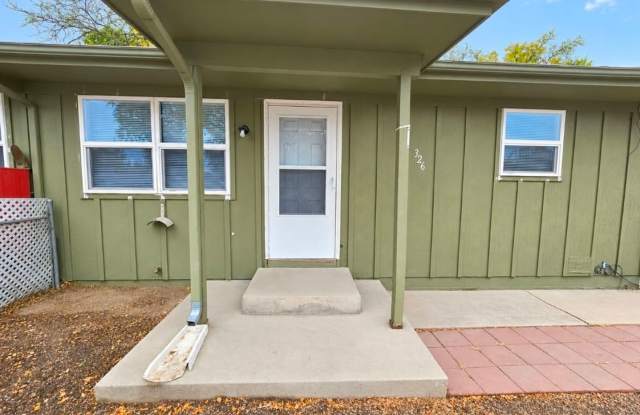 Gorgeous 2 Bedroom Duplex! Gallery 1