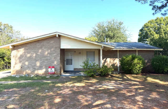 ** 3 bed 2 bath located off Wares Ferry Road ** Call 334-366-9198 for a self showing Gallery 1
