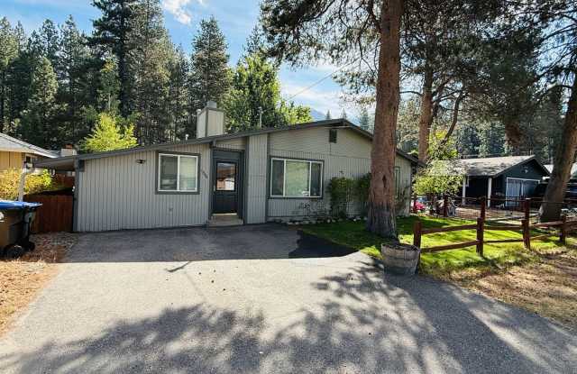 Beautiful 3 bed 1 bath house for rent in South Lake Tahoe Gallery 3