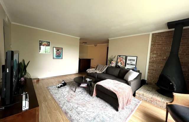 6141 Knoll Wood Road Gallery 3