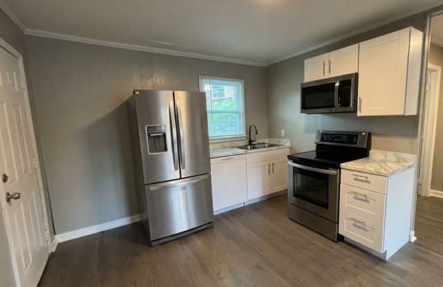 COMING SOON! SPACIOUS 2/1 HOUSE! Gallery 3
