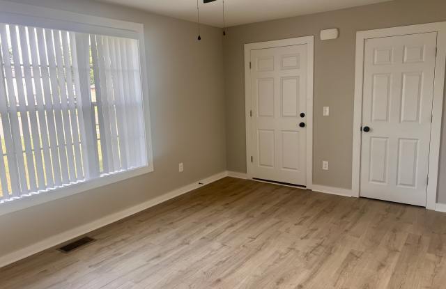 109 James Milton Ct Gallery 4