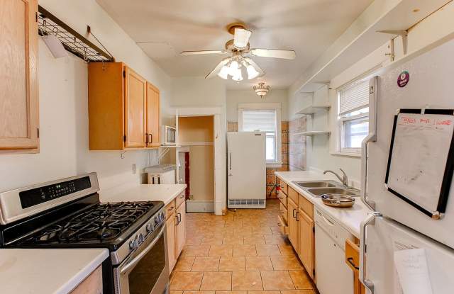 JUNE MOVE IN- HAMLINE UNIVERSITY - 6 BEDROOM Gallery 1
