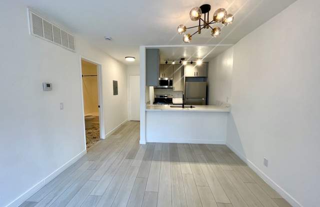 Modern Studio in Gated Van Nuys Community – Fully Remodeled! - 13925 Sherman Way, Los Angeles, CA 91405
