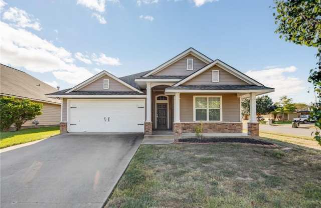 2715 Lynnwood Court photos photos