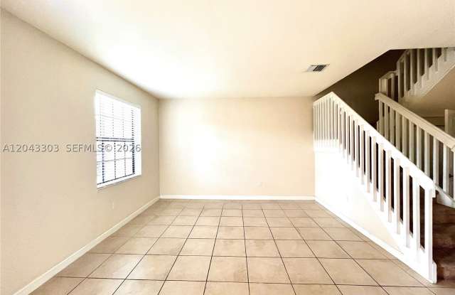 9271 W 33rd Ln Gallery 4