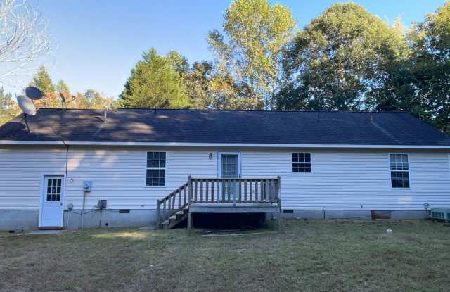 8006 Plantation Rd. Gloucester VA - Available November 1, 2026 Gallery 3