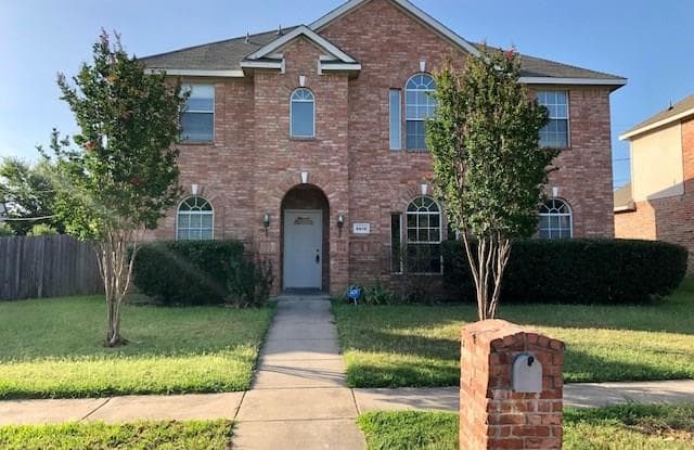 5619 Andalusia Trail - 5619 Andalusia Trl, Arlington, TX 76017