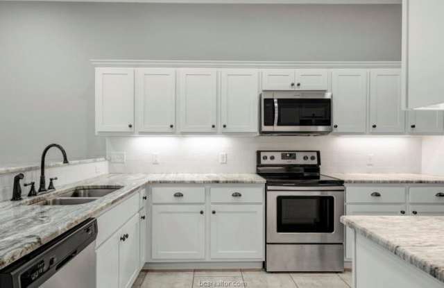 1756 Heath Drive Gallery 4