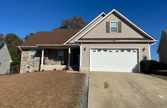 Well-Maintained 4 Bed 2.5 Bath with Fenced Backyard photos photos