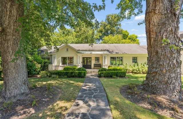 1691 Friar Tuck Road NE Gallery 4