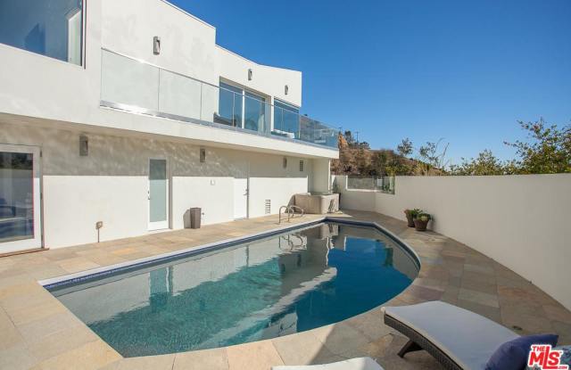 1803 BLUE HEIGHTS Drive Gallery 4