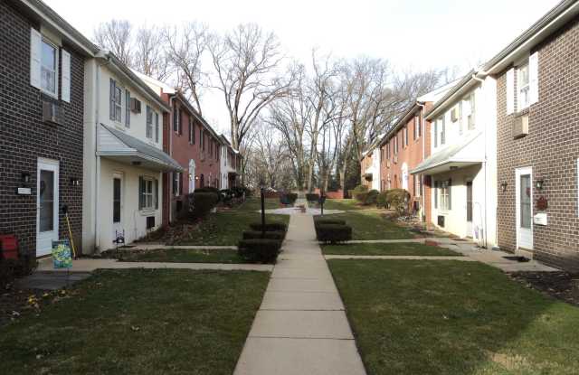 1082 WAYNE AVENUE Gallery 2