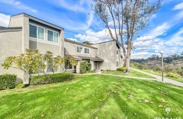 Stunning 3BD/2.5BA W/ Reserved Parking and Community Pool in Tierrasanta! - 10888 Macouba Place, San Diego, CA 92124