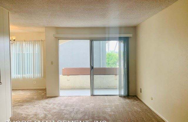 4621 LAMONT ST. #4A Gallery 3
